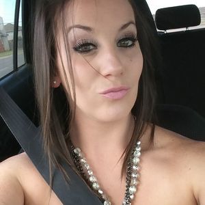 Meet your Posher, Alicia